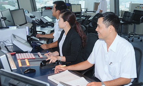 Sân bay Tân Sơn Nhất: Quá tải cả tần số liên lạc khu điều hành bay