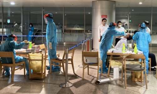 Tp.HCM phát hiện 4 ca nghi nhiễm Covid-19 đều là nhân viên sân bay Tân Sơn Nhất