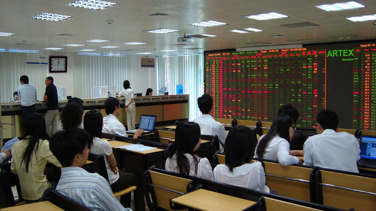 Đến cuối tháng 8, đã có 10 công ty chứng khoán là thành viên giao dịch chứng khoán phái sinh trên HNX.