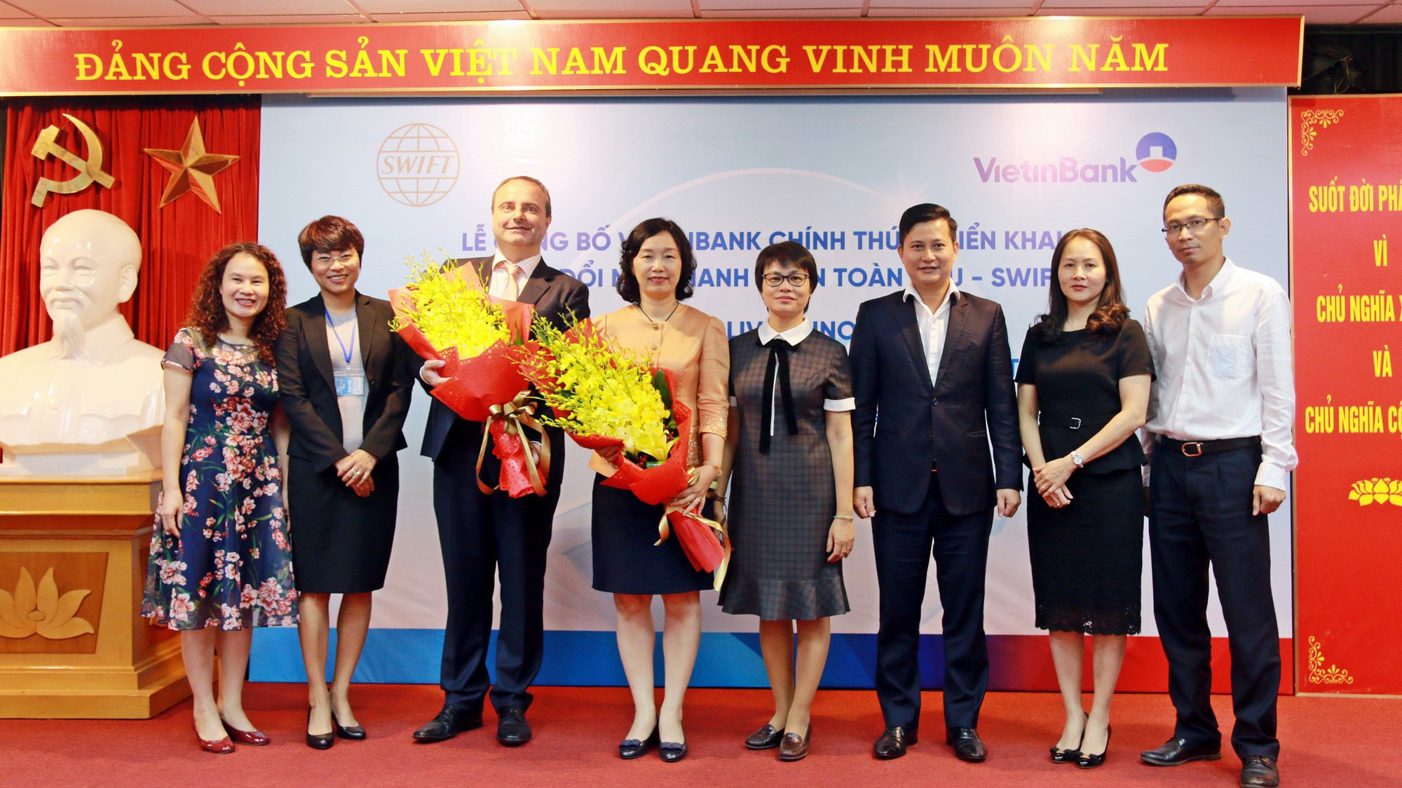 VietinBank liên tục đi đầu trong việc triển khai các dịch vụ mới về thanh toán quốc tế và tài trợ thương mại cho khách hàng.
