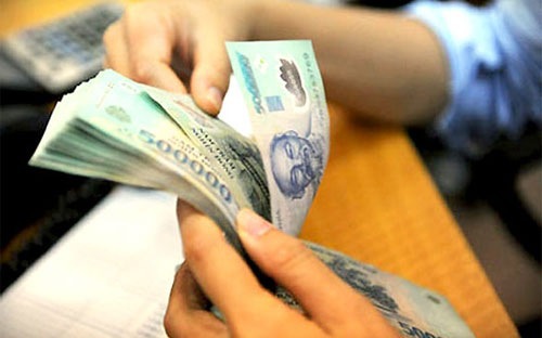 Mức lương tối thiểu vùng áp dụng từ tháng 1/2017 cao hơn mức lương cũ khoảng 180.000 - 250.000 đồng/tháng.<br>