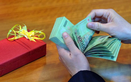 Người dân có thể phản ánh thông tin liên quan đến các hành vi tham nhũng
 nói chung, đặc biệt trong dịp cuối năm là những hành vi như tặng quà 
trái quy định, sử dụng xe công trái quy định, “mãi lộ”…<br>