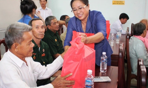 Hà Nội dành hơn 371 tỷ đồng tặng quà đối tượng chính sách dịp Tết Tân Sửu