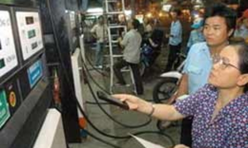 Kiến nghị “giãn” mạnh thời gian giữa hai lần tăng giá xăng dầu