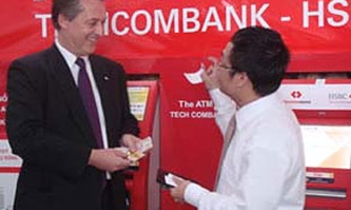 Ngân hàng ngoại đầu tiên được nắm 20% cổ phần ngân hàng nội