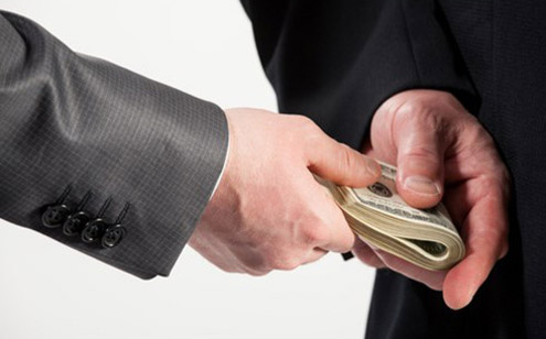 Nhận định của nhiều năm trước vẫn tiếp tục được nêu lại. Đó là, tham nhũng vẫn còn nghiêm trọng với những biểu hiện tinh vi, phức tạp xảy ra trên nhiều lĩnh vực, nhiều cấp, nhiều ngành... gây bức xúc trong xã hội.&nbsp;