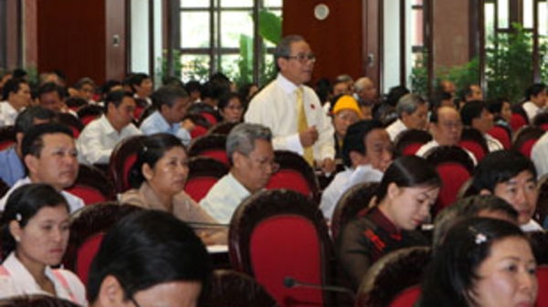 Chất vấn: Đòi hỏi và chia sẻ