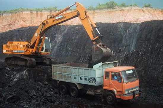 Đại diện TKV cho rằng tình hình hoạt động của TKV sẽ thực sự khó khăn trong nửa cuối năm 2011. 