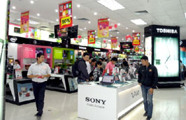 Tổng mức bán lẻ hàng hóa và doanh thu dịch vụ tiêu dùng xã hội trong Tháng khuyến mại Hà Nội năm 2010 đạt trên 19,8 nghìn tỷ đồng.