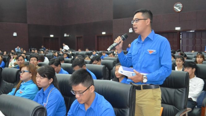 Bên cạnh việc đối thoại, UBND cấp tỉnh phải lồng ghép chính sách phát 
triển thanh niên khi xây dựng chương trình, kế hoạch phát triển kinh tế -
 xã hội của địa phương hằng năm và từng giai đoạn. 