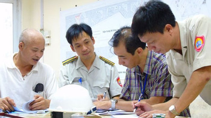 Đội Quản lý trật tự xây dựng đô thị gồm Đội trưởng, không quá 2 Phó đội trưởng và các công chức.