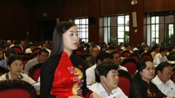 Dự luật khám bệnh, chữa bệnh: Công tư còn lắm băn khoăn 