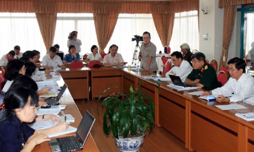 Đại biểu Quốc hội góp ý văn kiện Đại hội: Đôi khi “ý dân lòng Đảng”