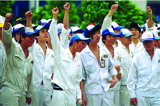 Nguyên nhân dẫn tới đình công thường là do công nhân bức xúc về điều kiện làm việc, tiền lương.