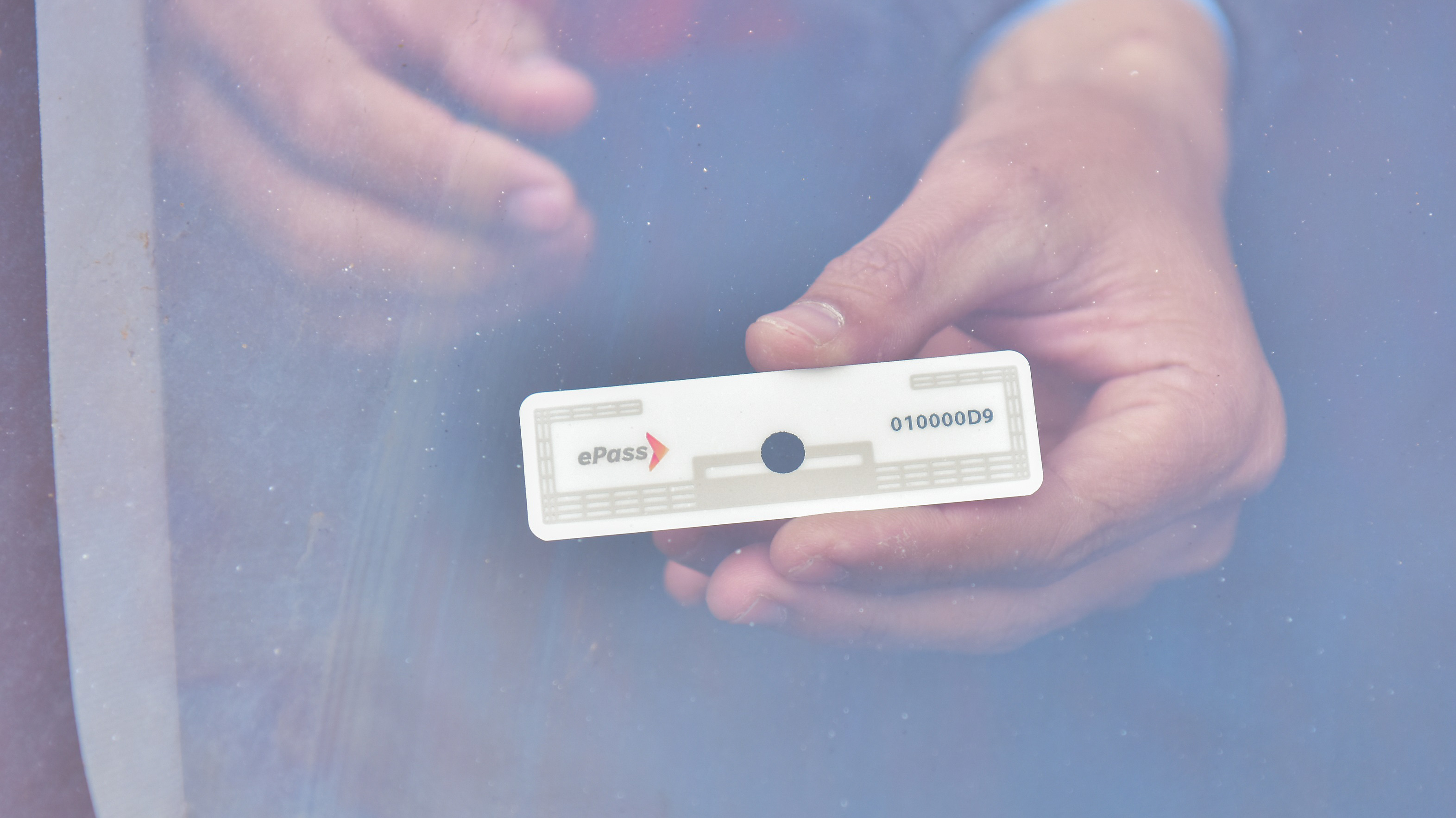 Sử dụng hệ thống thu phí không dừng ePass, người tham gia giao thông giảm thời gian đi qua trạm thu phí khoảng 60 lần so với thu phí bằng cách soát vé thủ công.