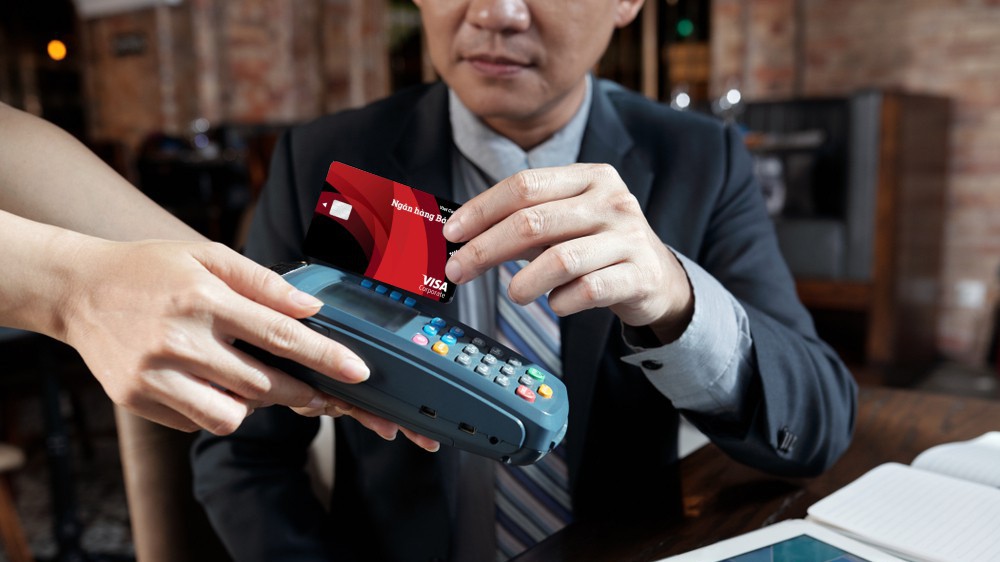 Thẻ Visa Corporate Bản Việt còn rất đa năng khi có thể quản lý và phân bổ các nguồn tiền, tách bạch chi tiêu cá nhân và chi tiêu chung của doanh nghiệp.