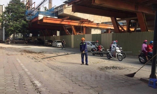 Cảnh cáo sếp nhà thầu Posco vì ống thép rơi từ đường sắt trên cao