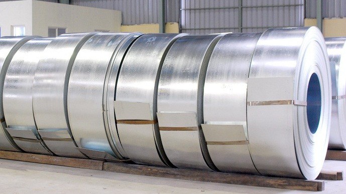 Hiện Việt Nam đã tự sản xuất được một số sản phẩm thép cuộn cán nóng, đáp ứng khoảng gần 50% nhu cầu sản xuất trong nước và xuất khẩu. 