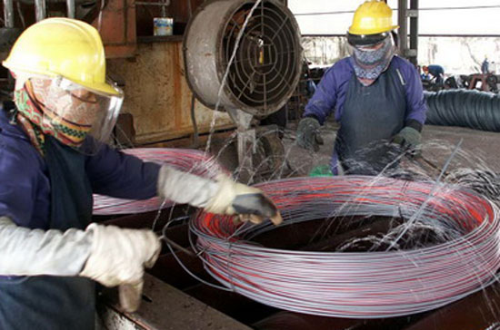 Các doanh nghiệp sản xuất thép đang phải cạnh tranh gay gắt.