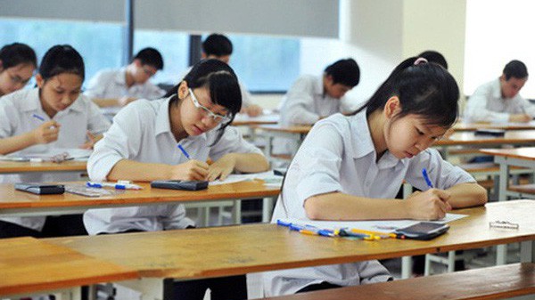 Tỷ lệ học sinh đỗ tốt nghiệp quá cao (trên 97%) khi  gần 50% số bài thi dưới trung bình, tạo suy nghĩ băn khoăn về vị trí và giá trị của kỳ thi