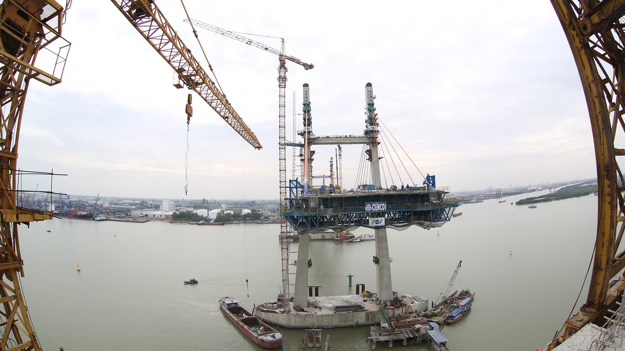 Sân bay Vân Đồn, cao tốc Hạ Long - Hải Phòng, Hạ Long - Vân Đồn, cầu Bạch Đằng, dự án cải tạo và nâng cấp quốc lộ 18 đoạn Hạ Long - Mông Dương… đều được đầu tư dưới các hình thức đối tác công tư (PPP), xây dựng - vận hành chuyển giao (BOT).