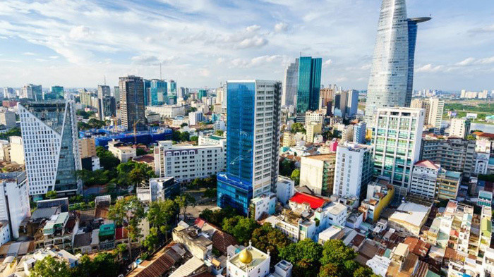 Chủ tịch Hội đồng Nhân dân Tp.HCM Nguyễn Thị Lệ đề nghị UBND thành phố khẩn trương triển khai có hiệu quả các nghị quyết, chú ý lắng nghe ý kiến của người dân để kịp thời chỉ đạo và tháo gỡ những khó khăn, vướng mắc trong quá trình tổ chức thực hiện.