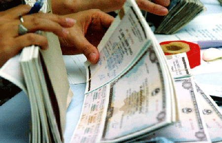 Các tham luận tại diễn đàn, dù tiếp cận ở các lĩnh vực khác nhau của tái cơ cấu nền kinh tế cũng đều nhấn mạnh những ưu tiên và cả những lực cản cần phải vượt qua để quá trình tái cơ cấu có thể diễn ra toàn diện, thực chất.