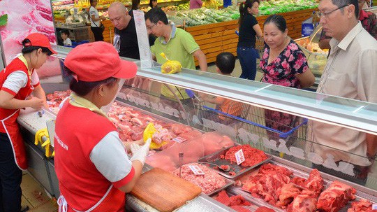 Bộ Nông nghiệp yêu cầu các doanh nghiệp tìm giải pháp bình ổn thị trường, làm sao để người tiêu dùng không quay lưng với thịt lợn. Ảnh minh hoạ