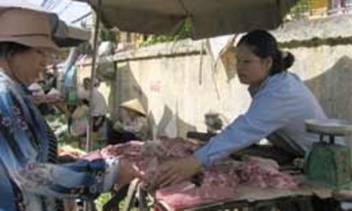 Nhiều mặt hàng tiếp tục chịu áp lực tăng giá