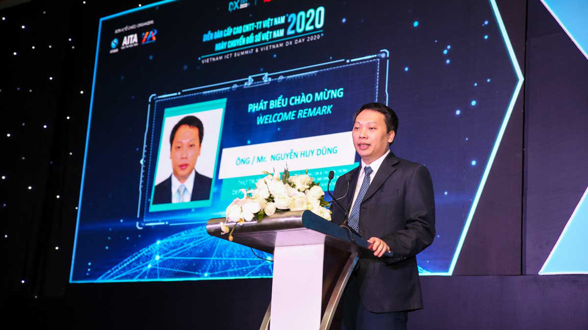 Thứ trưởng Bộ Thông tin và Truyền thông Nguyễn Huy Dũng tại Diễn đàn cấp cao Công nghệ thông tin – Truyền thông Việt Nam năm 2020 chiều 14/12.