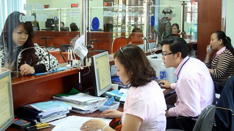 Cán bộ, công chức dôi dư do cơ cấu lại cán bộ, công chức, viên chức theo vị trí việc làm, nhưng không thể bố trí, sắp xếp được việc làm khác cũng thuộc diện giảm biên chế.