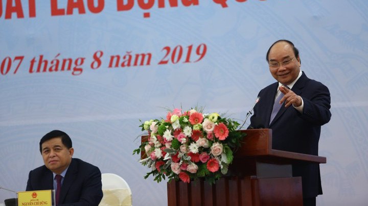 Thủ tướng Nguyễn Xuân Phúc phát biểu tại Hội nghị về cải thiện năng suất lao động sáng 7/8.