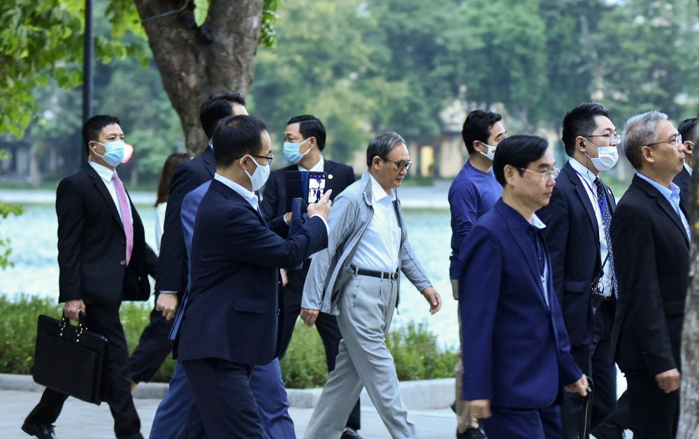 Đây là lần thứ hai ông Suga tới Việt Nam nhưng trên cương vị mới là người đứng đầu chính phủ Nhật Bản - Ảnh: TGVN.
