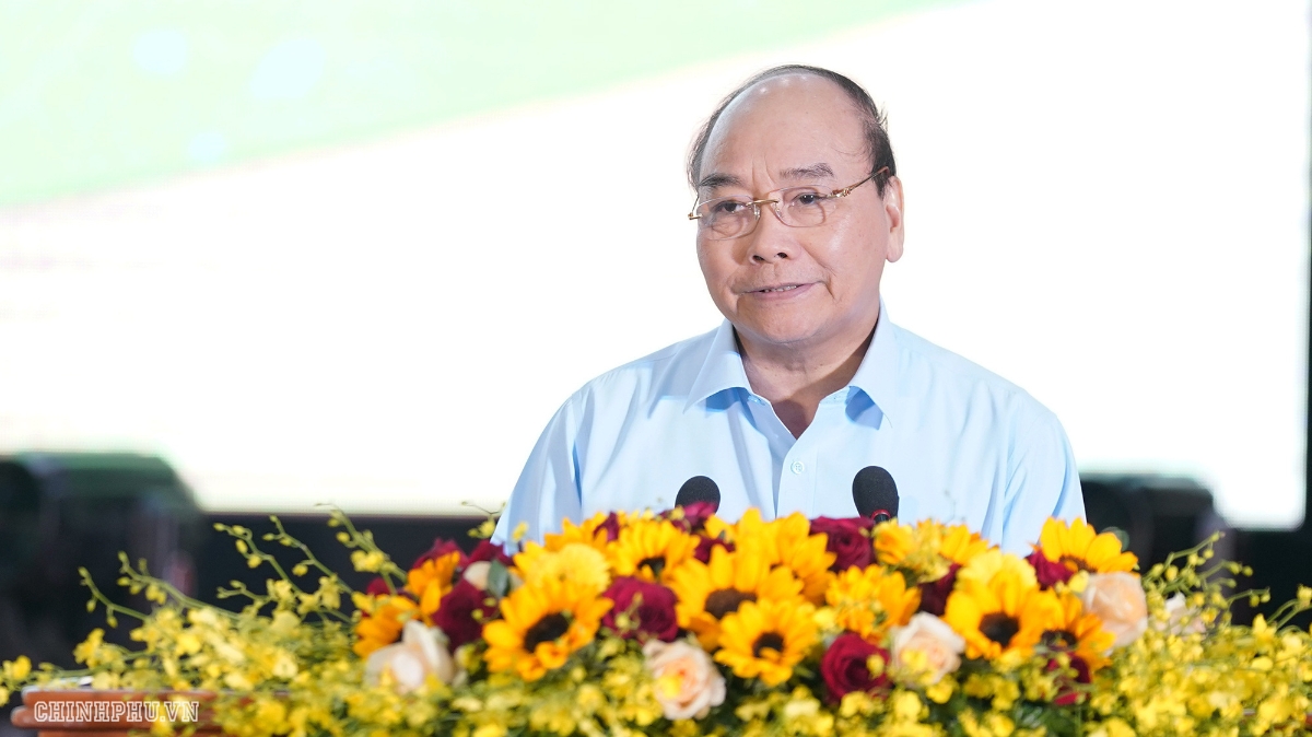 Thủ tướng Nguyễn Xuân Phúc phát biểu tại cuộc đối thoại - Ảnh: VGP