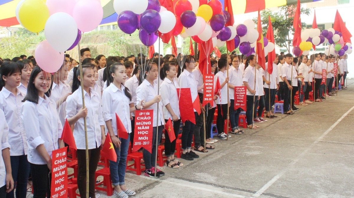 Thực hiện thu bảo hiểm y tế học sinh, sinh viên theo đúng quy định.