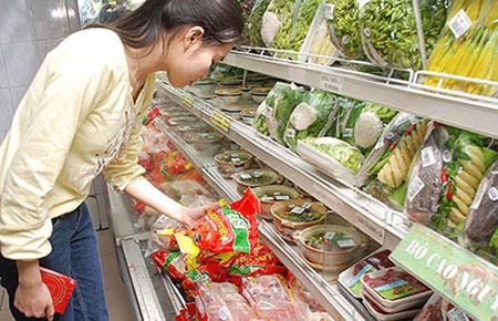 Kinh doanh hàng hóa, dịch vụ không bảo đảm chất lượng gây thiệt hại hoặc đe dọa gây thiệt hại đến tính mạng, sức khỏe, tài sản của người tiêu dùng có thể bị phạt tới 70 triệu đồng.