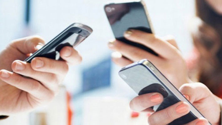 Doanh thu dịch vụ di động vẫn dựa vào các dịch vụ truyền thống, đặc biệt là thoại, SMS (chiếm 76,6%).