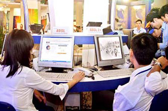 Theo báo cáo của Tổng cục Thống kê, tính tới thời điểm cuối tháng 4/2012, rồi tháng 5, tháng 6 và tháng 7, cả nước cũng... chỉ có 4,4 triệu thuê bao Internet!