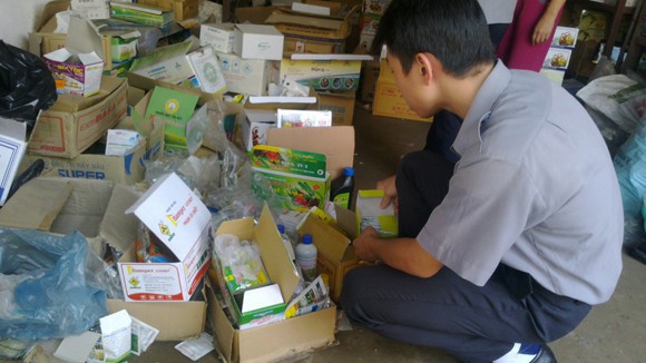 Mức phạt sẽ được tăng lên 100 triệu đồng nếu buôn bán thuốc bảo vệ thực vật bị cấm từ 50 kg trở lên hoặc từ 50 lít trở lên.