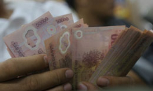 Thưởng Tết: Lý và tình