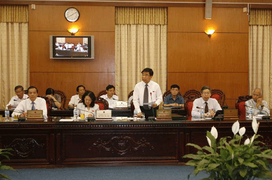 Tại các phiên họp, Ủy ban Thường vụ Quốc hội cho ý kiến vào các dự án luật sẽ trình Quốc hội thảo luận, thông qua.