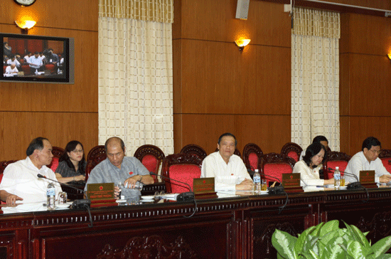 Ủy ban Thường vụ Quốc hội xem xét dự toán thu chi ngân sách năm 2011.