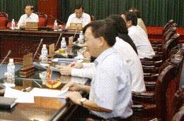 Ủy ban Thường vụ Quốc hội thảo luận về dự kiến chương trình hoạt động giám sát năm 2011.