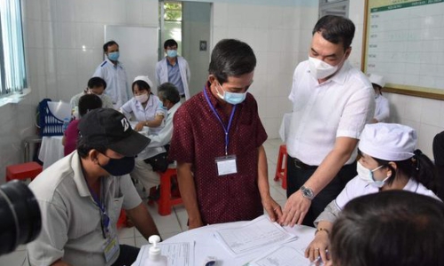 Hơn 70 người đầu tiên tiêm thử nghiệm vaccine Nanocovax giai đoạn 2 