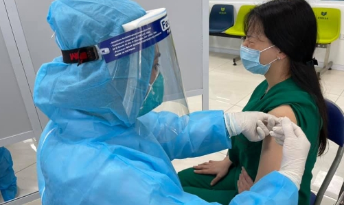 Hơn 36.000 người đã tiêm vaccine Covid-19, 5 ngày không có ca nhiễm cộng đồng