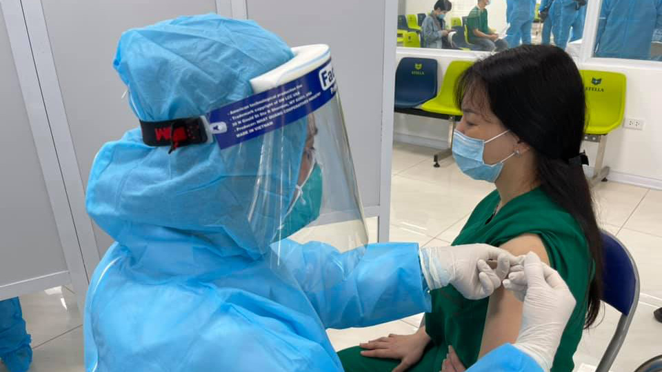 Việt Nam bắt đầu chiến dịch tiêm chủng vaccine Covid-19 từ ngày 8/3. Ảnh - Bộ Y tế. 
