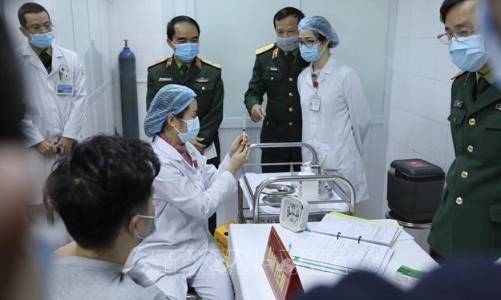 Lô vaccine Covid-19 đầu tiên tại Việt Nam được phân phối ra sao? 