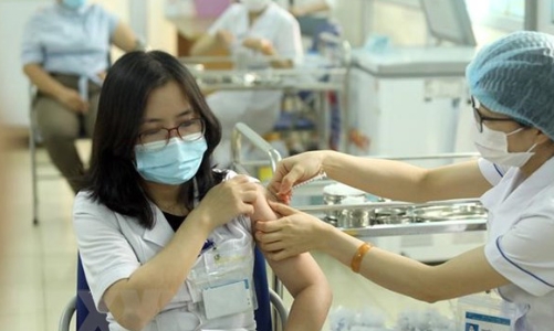 Hơn 32.000 người đã tiêm vaccine Covid-19, thêm một số ca phản ứng sau tiêm 