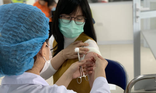 Gần 34.000 người đã tiêm vaccine Covid-19, không ca nhiễm mới 