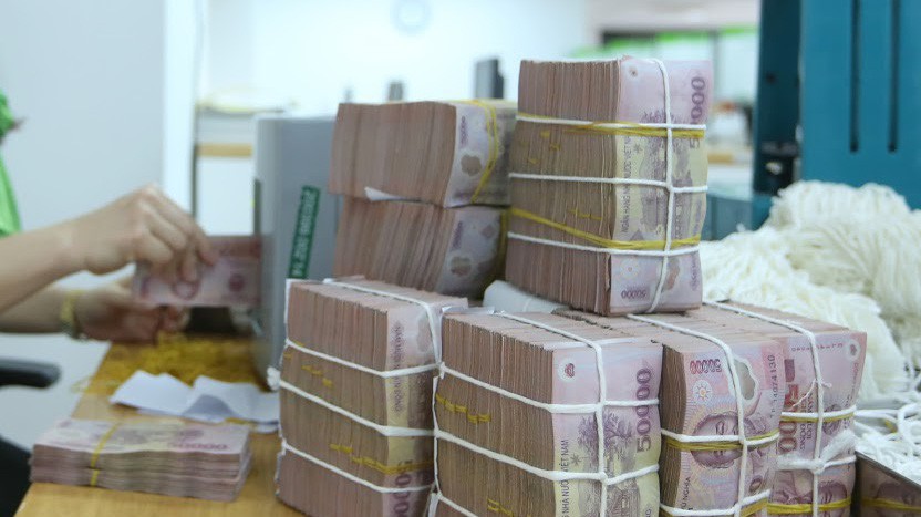 Lãi suất VND liên ngân hàng giảm sâu